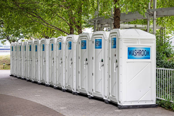 Best Portable restroom trailer rental  in Holtsville, NY