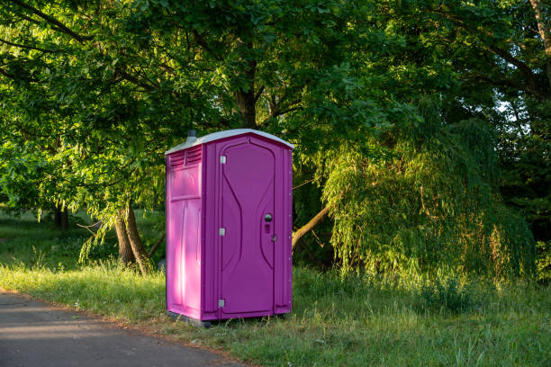 Best Portable bathroom rental  in Holtsville, NY